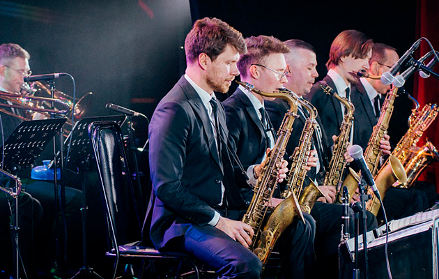 23 ноября предлагаем заглянуть на Новую сцену Александринского театра, где пройдет российская премьера «Баскетбольной сюиты»