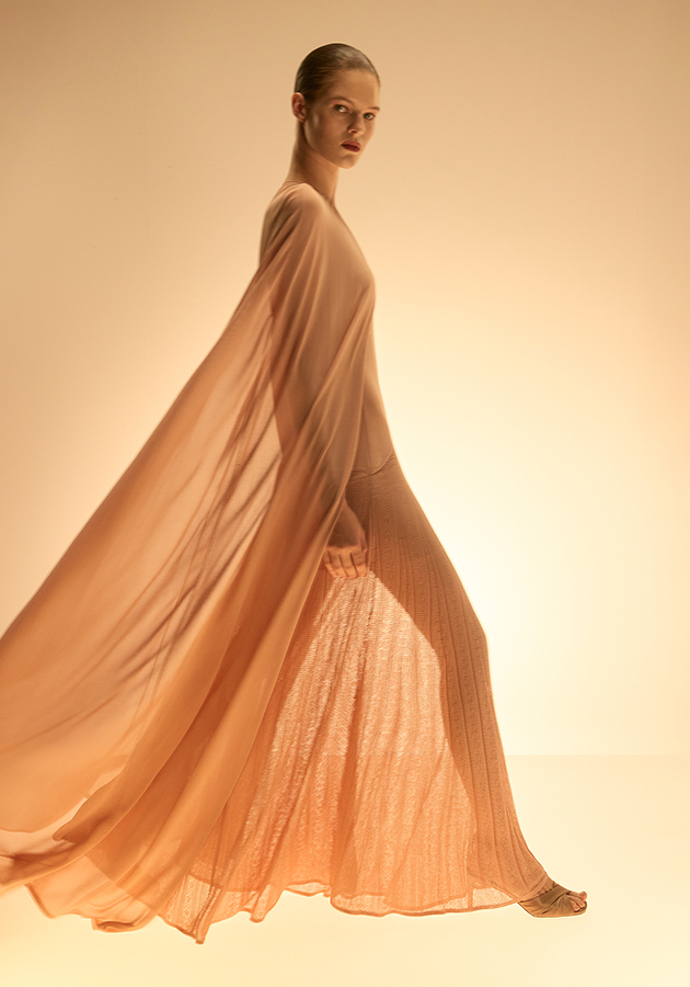 Новогодняя капсула 12 STOREEZ «Аленький цветочек»