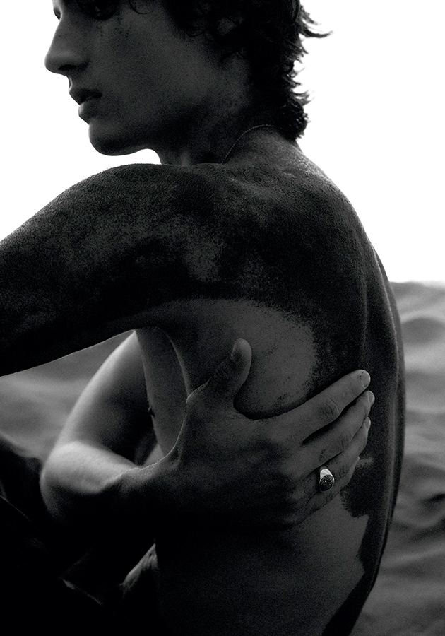 Giorgio Armani представил первую линию украшений для мужчин