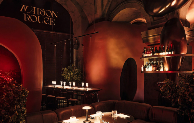 1 ноября открылось многофункциональное заведение — Maison Rouge, которое объединяет в себе ресторан, салон-гостиную и ночной клуб