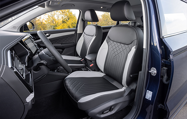 Бренд JETTA известен тем, что в отделке автомобилей используются материалы, прошедшие полный цикл климатических, химических и механических испытаний