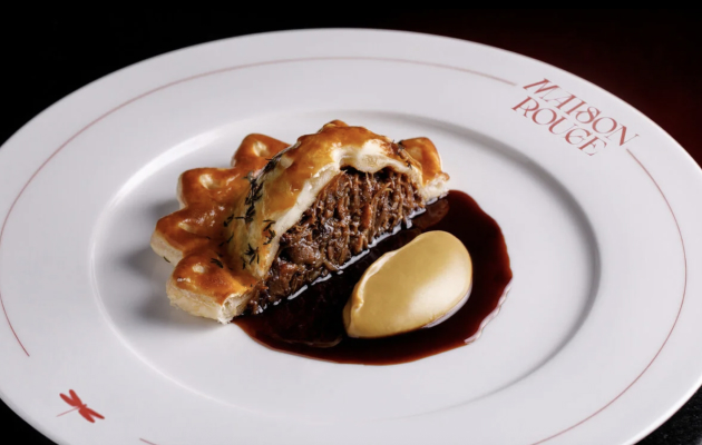 1 ноября открылось многофункциональное заведение — Maison Rouge, которое объединяет в себе ресторан, салон-гостиную и ночной клуб