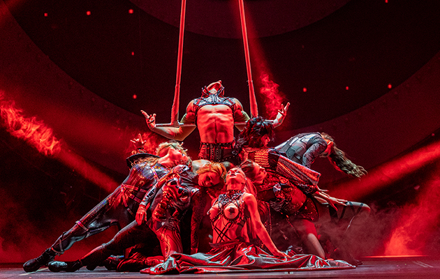 «Фавориты Луны. Поцелуй» 