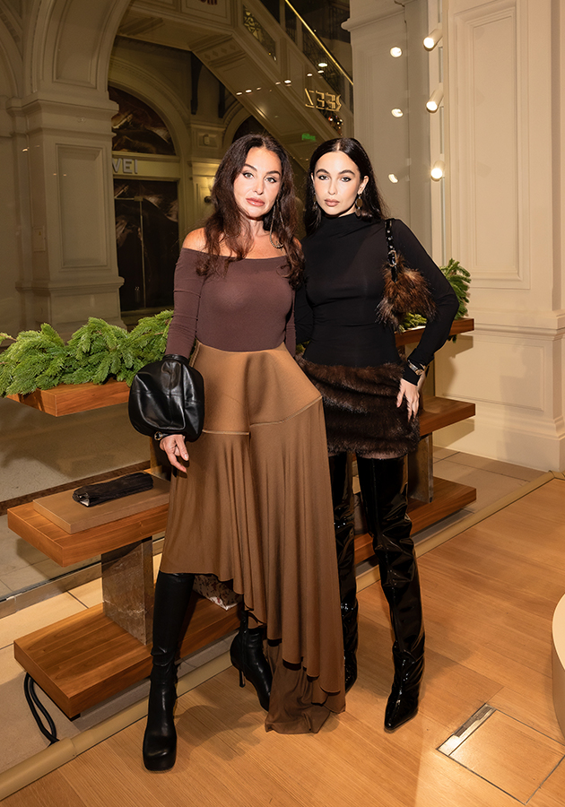 Лиана и Сарина Турецкие