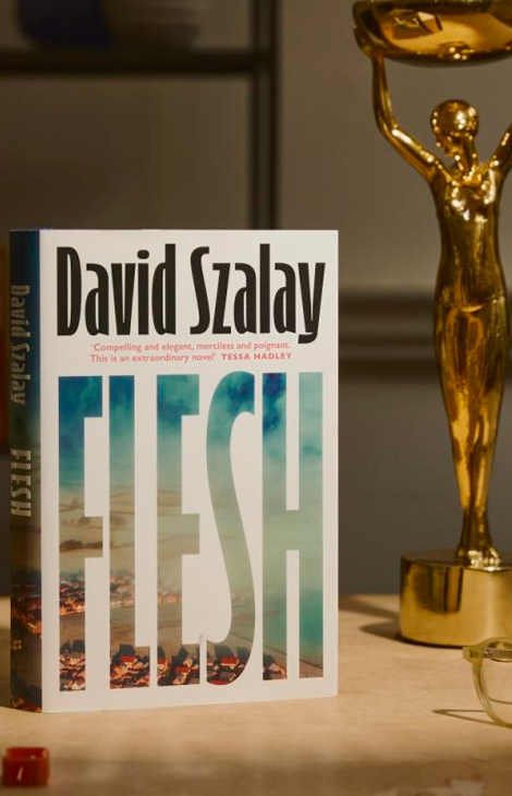 Книжная полка: роман Дэвида Солоя &laquo;Плоть&raquo; стал лауреатом Букеровской премии 2025 года