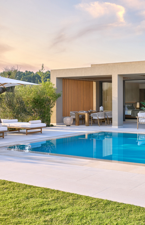 Travel-дайджест: отмена безвиза с&nbsp;Черногорией, открытие Teatro della Cometa в&nbsp;Риме и&nbsp;выставка в&nbsp;честь Майи Плисецкой в&nbsp;Пекине