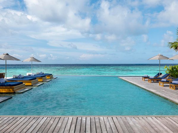 Travel-дайджест: безвиз с&nbsp;Иорданией, &laquo;коллаб&raquo; Вуди Аллена с&nbsp;властями Мадрида и&nbsp;Марс... в&nbsp;Монголии