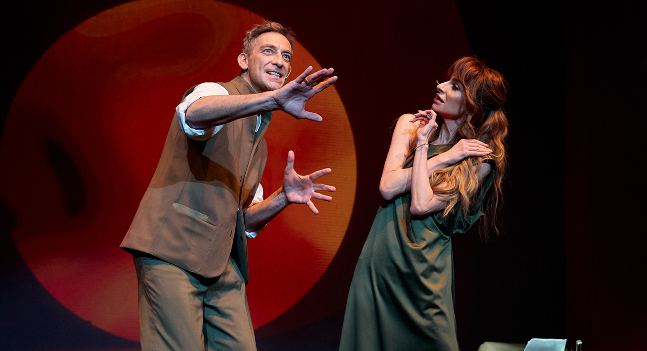 Светский backstage: закрытый показ перформанса DÉJÀ VU клуба здоровья и красоты HELMS