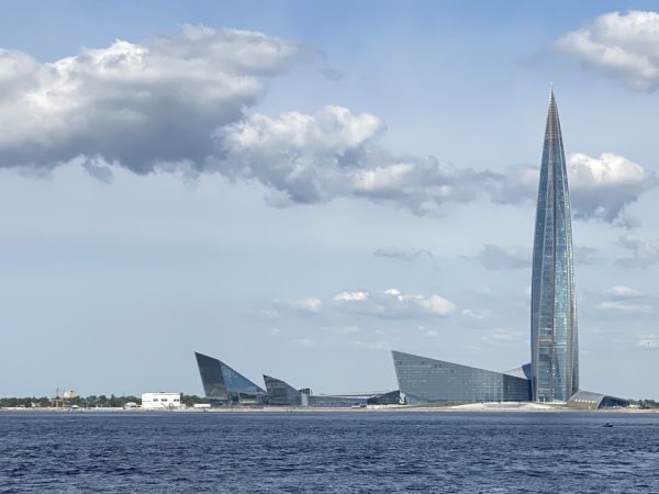 Питер Weekly: каток на Новой Голландии, фестиваль «Дягилев P.S.» и выставочный проект «Человек-жизнь-вселенная. Контраст сопоставлений»