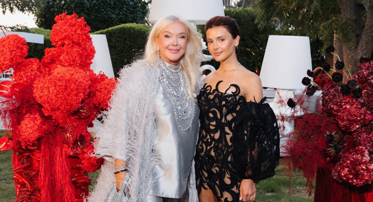 Юлия Янина и Дина Саева