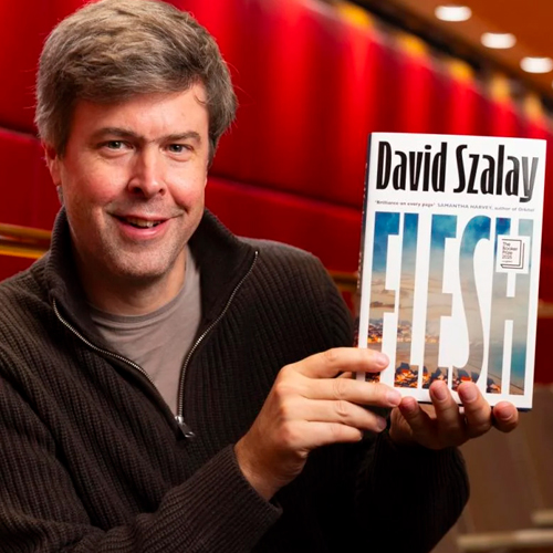 Книжная полка: роман Дэвида Солоя &laquo;Плоть&raquo; стал лауреатом Букеровской премии 2025 года