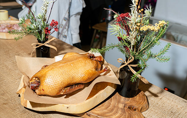 ФермеФрский фестиваль в фудхолле Backyard