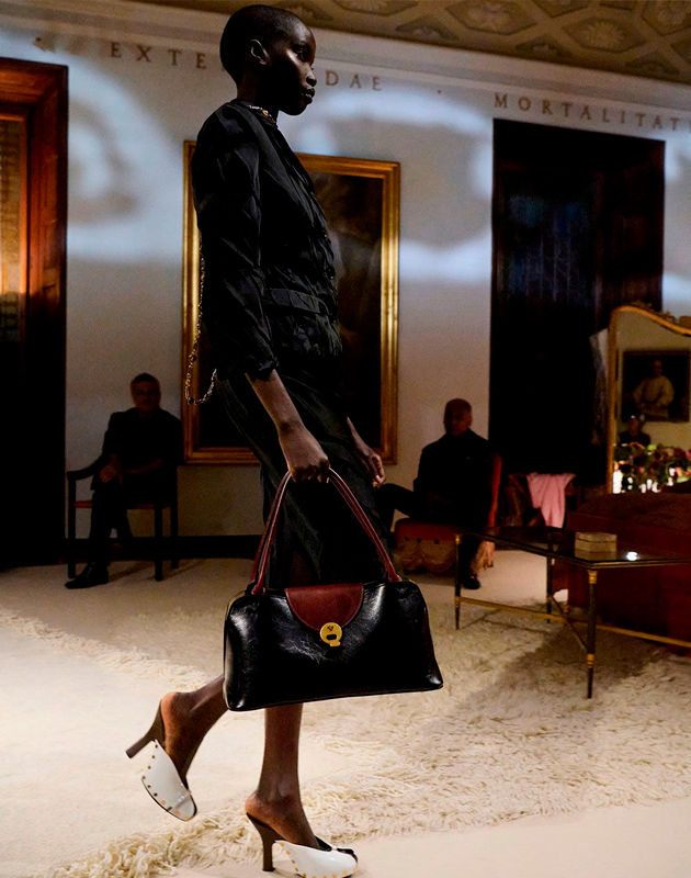 Versace снова меняет дизайнера: Дарио Витале уходит со своего поста