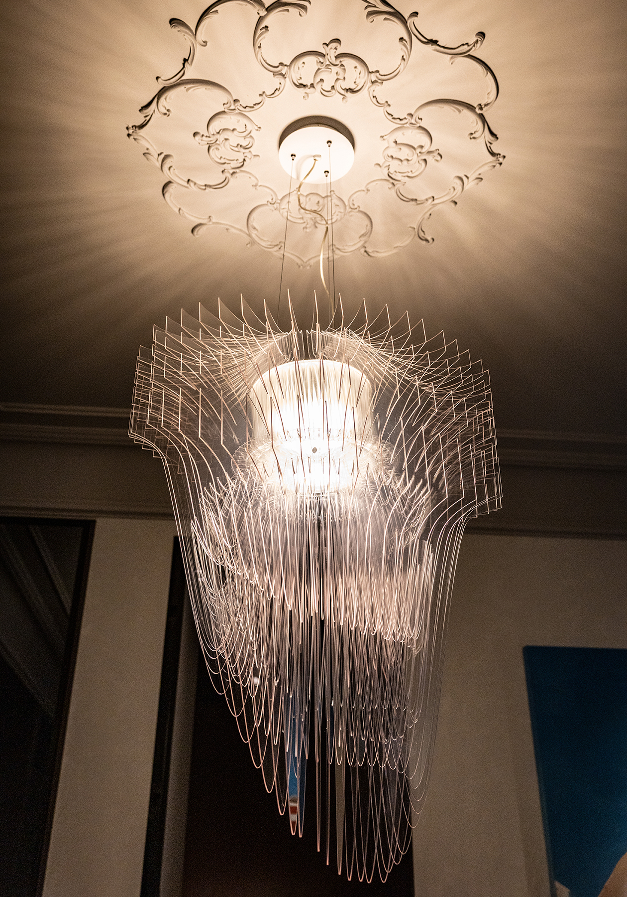 Люстра из пластика Zaha Hadid