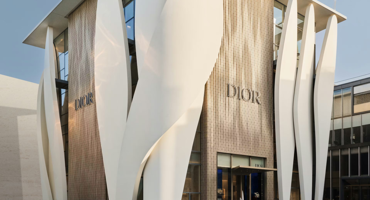 В Пекине открылся флагманский бутик Dior с футуристичной архитектурой