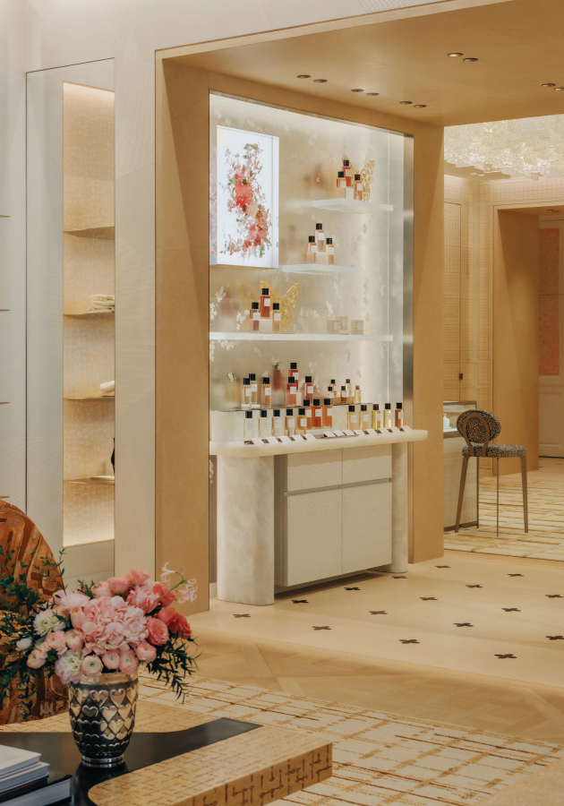 В Пекине открылся флагманский бутик Dior с футуристичной архитектурой