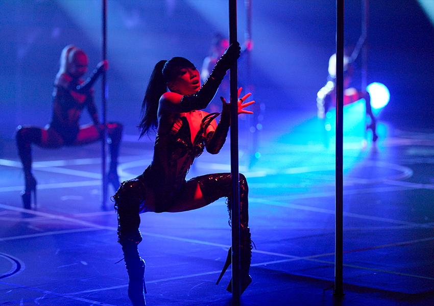 Ленинград Центр в новогодние каникулы приглашает на шоу для взрослых «Успеть до полуночи 3»