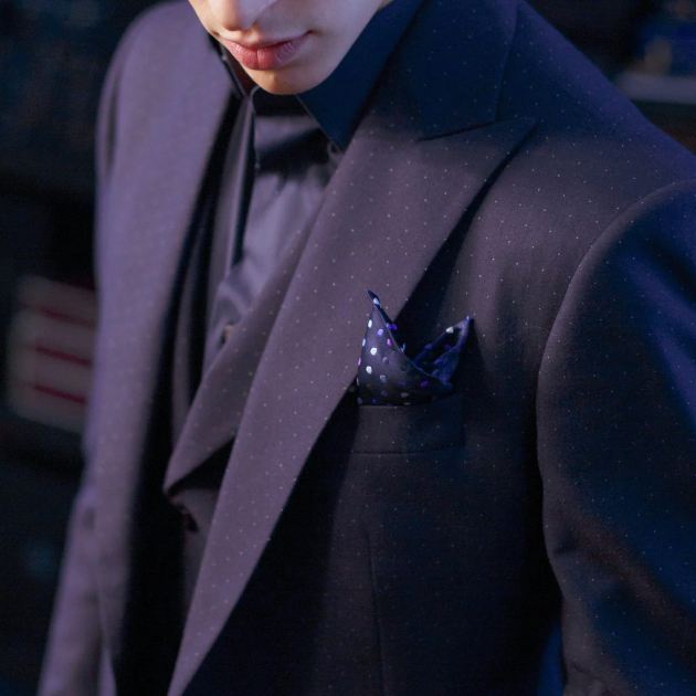 В чем встречать Новый год: акцент — на безупречный крой, сложные фактуры и контраст