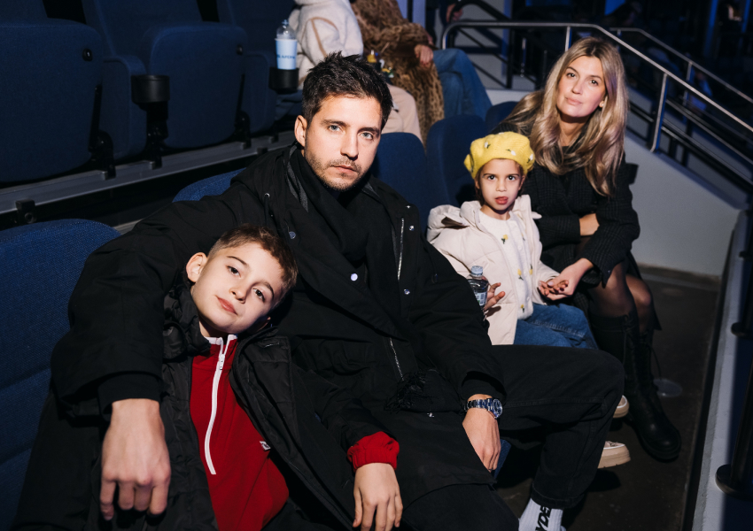 Дмитрий и Кристина Викулины с детьми