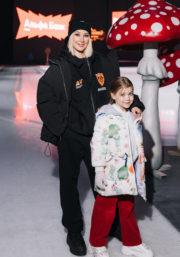 Лера Кудрявцева с дочерью 