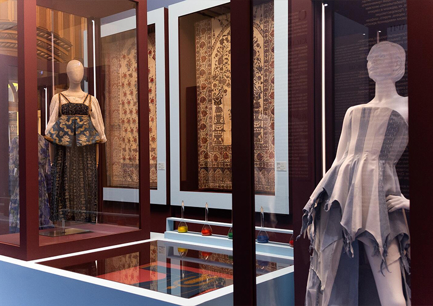 В Большом дворце в Царицыно открылась выставка «Индия. Ткань времени»