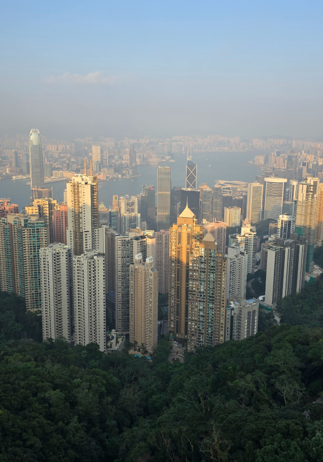 Самый красивый вид: обязательно надо съездить на пик Виктория два раза — днем одно, а вечером — совсем другое!