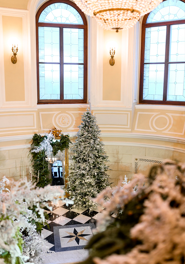 В роскошных интерьерах Особняка Мясникова разворачивается атмосферный рождественский маркет «Волшебная страна грез»