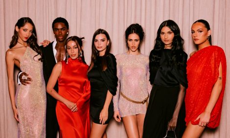 Fashion Digest: коллаб Walk of&nbsp;Shame и&nbsp;А-Клуба, инсталляция Fendi в&nbsp;Майами, книга о&nbsp;моде в&nbsp;сериале &laquo;Эмили в&nbsp;Париже&raquo; и... пластырь от&nbsp;Herm&egrave;s