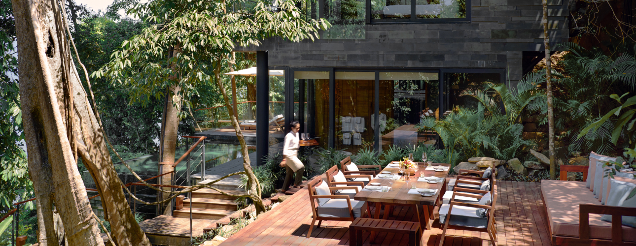 Ритуалы благословения от&nbsp;буддийского наставника, уроки рукоделия и&nbsp;вечеринки в&nbsp;греческом стиле&nbsp;&mdash; какие сценарии новогодних каникул предлагают отели?