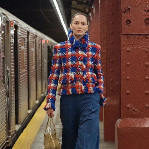 Style Notes: Матье Блази представил коллекцию Chanel M&eacute;tiers d&rsquo;Art 2026&nbsp;в метро Нью-Йорка