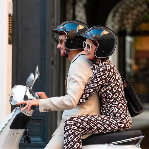 Posta Сериалы: смотрим трейлер пятого сезона &laquo;Эмили в&nbsp;Париже&raquo; и&nbsp;переносимся в&nbsp;Рим