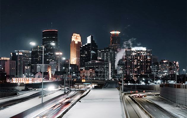 Голливудские звезды выступают против агрессивной политики ICE на фоне убийства 37-летнего медбрата Алекса Претти