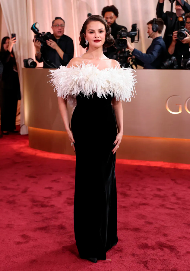 Селена Гомес (в Chanel) 