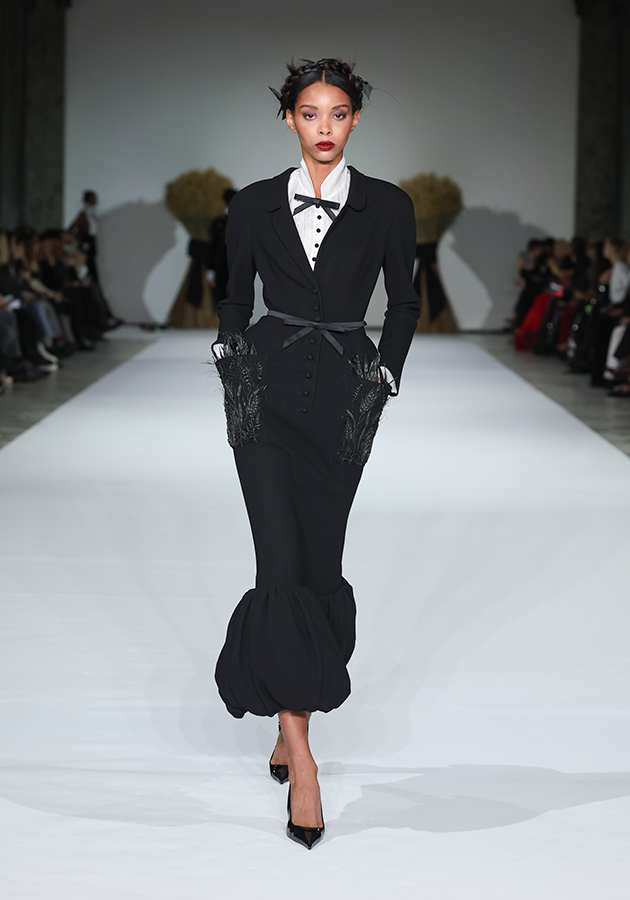 Показ новой коллекции YANINA Couture SS’2026 на Неделе Высокой моды в Париже