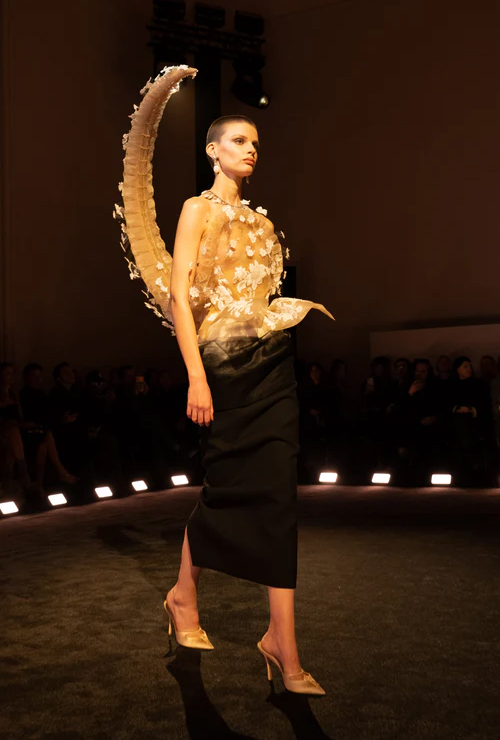 «Агония и экстаз» на шоу Schiaparelli Couture