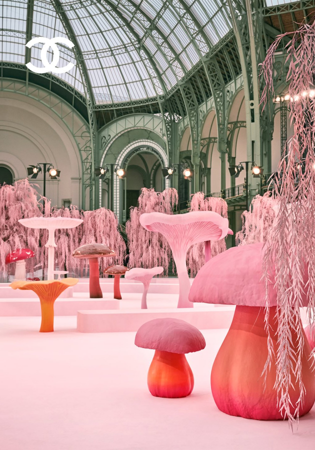 Дебют Матье Блази для Chanel Couture в атмосфере сказочного леса