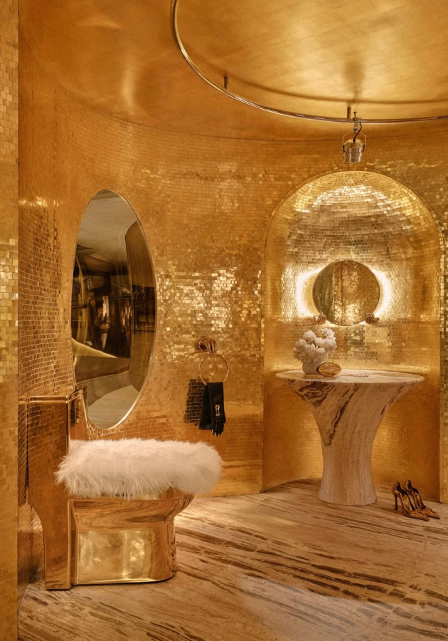 В Гонконге открылось первое пространство Schiaparelli