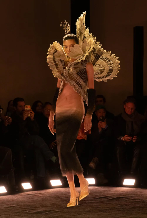 «Агония и экстаз» на шоу Schiaparelli Couture