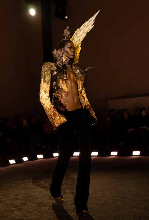 «Агония и экстаз» на шоу Schiaparelli Couture