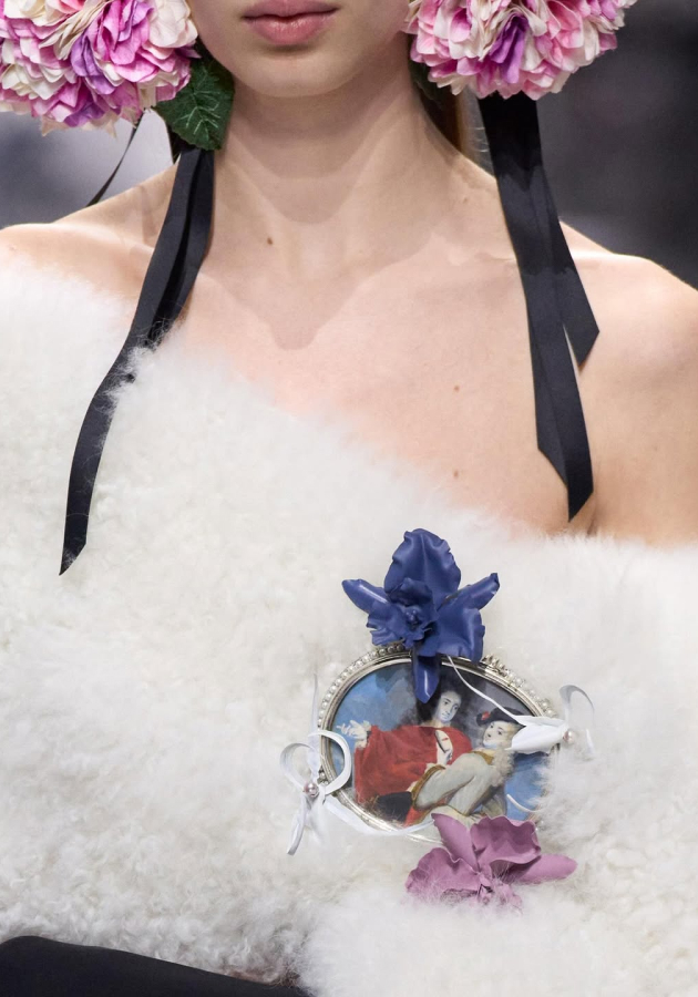 Аксессуары на шоу Dior Couture