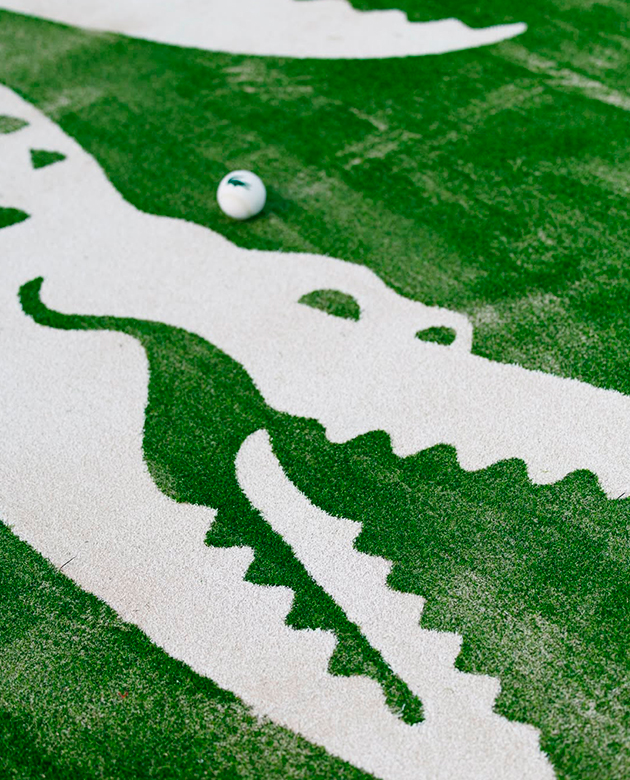 Lacoste запускает круглогодичные падел-корты в Куршевеле и «плавучий» корт в Мельбурне