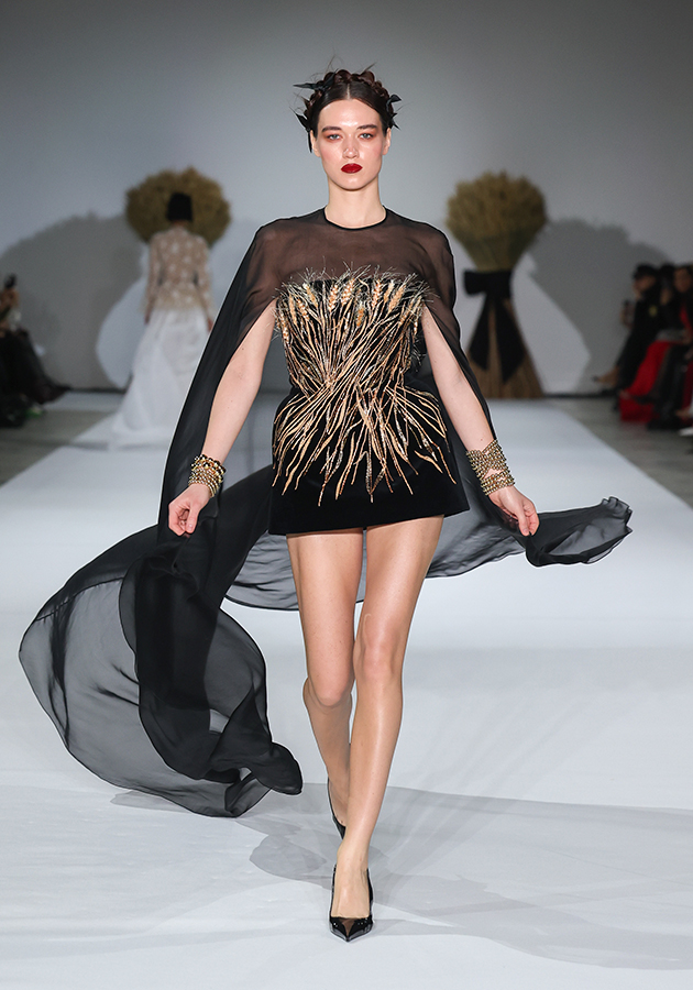 Показ новой коллекции YANINA Couture SS’2026 на Неделе Высокой моды в Париже