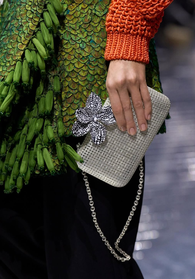 Аксессуары на шоу Dior Couture