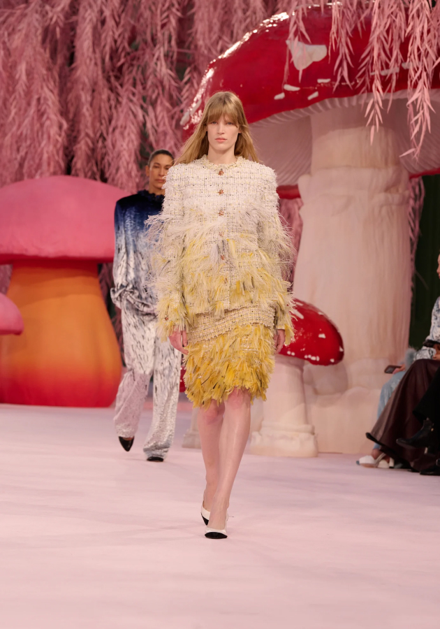 Дебют Матье Блази для Chanel Couture в атмосфере сказочного леса