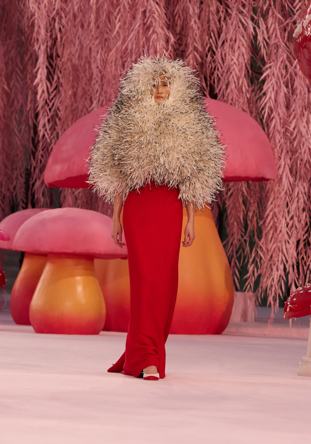 Дебют Матье Блази для Chanel Couture в атмосфере сказочного леса