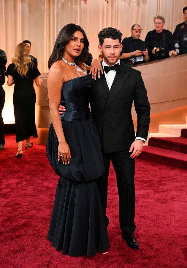 Приянка Чопра (в Christian Dior) и Ник Джонас (в Berluti) 