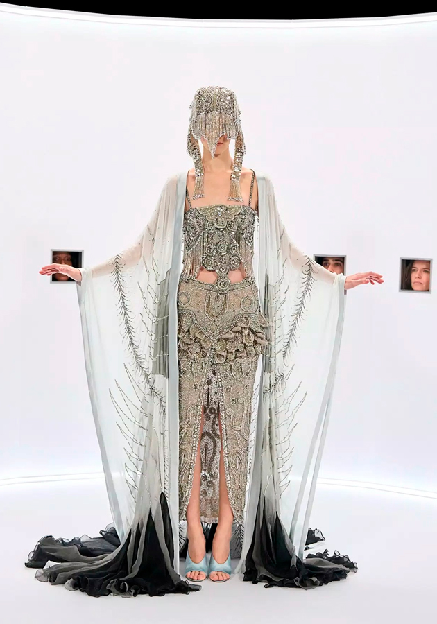 Концептуальный показ Maison Valentino Couture от Алессандро Микеле в формате «Кайзерпанорамы»