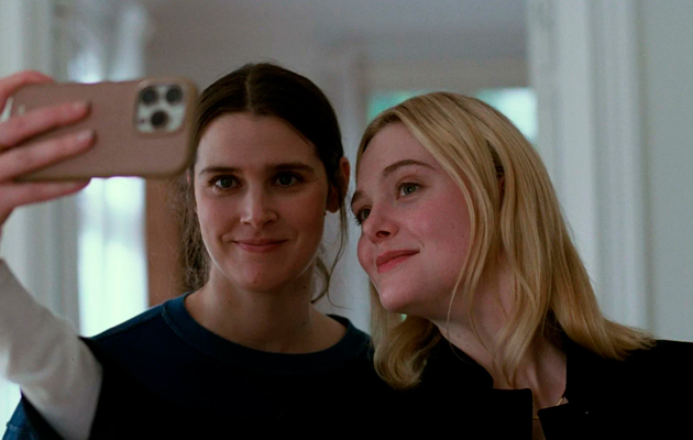 Инга Ибсдоттер Лиллеос и Эль Фэннинг — «Сентиментальная ценность»