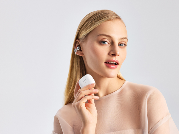 Fashion Digest: показ Dior Homme, новый бутик Schiaparelli, техно-премьера от&nbsp;HUAWEI и&nbsp;Арина Соболенко для Gucci