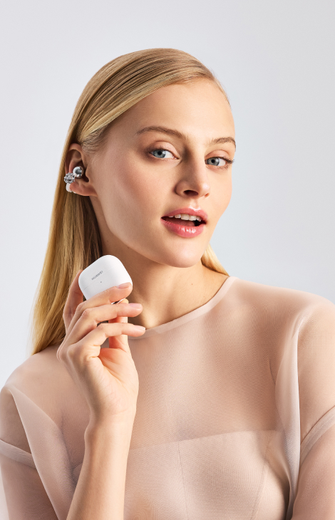 Fashion Digest: показ Dior Homme, новый бутик Schiaparelli, техно-премьера от&nbsp;HUAWEI и&nbsp;Арина Соболенко для Gucci